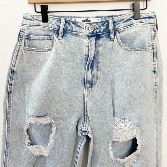 NEW Hollister Vintage Stretch CURVY ULTRA HIGH-RISE MOM JEANS Light Destroyed - Picture 4 of 11